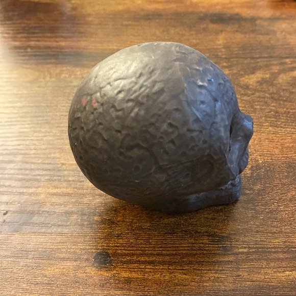 Ceramic Flame Skull - Picture 2 of 6